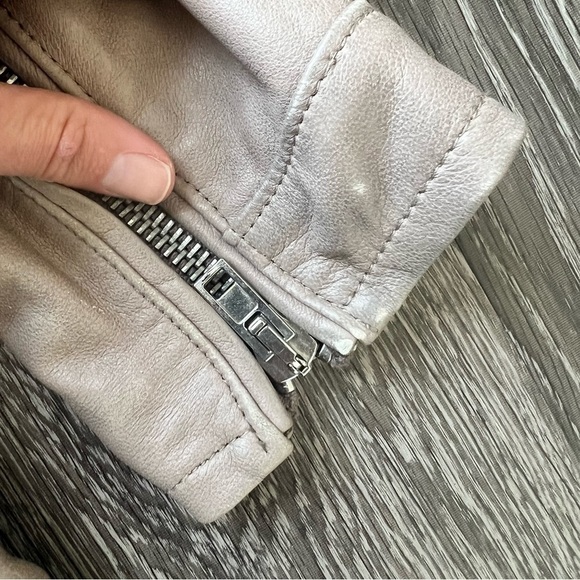 Leather Jacket 100% leather. 3/4 sleeves. Made in Italy. XS. Nude color - Picture 12 of 13